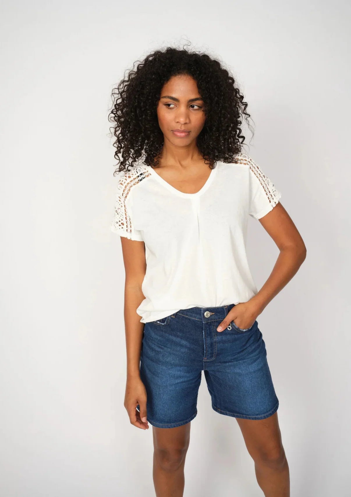 Dayo V Neck Tee - White
