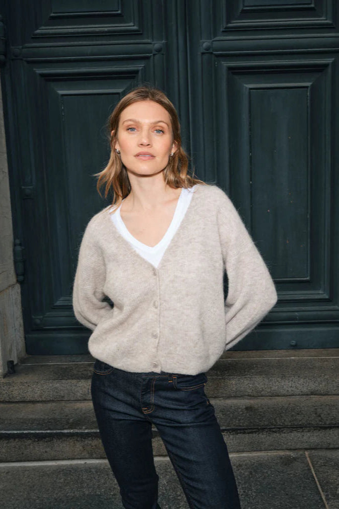 Thora V Neck Knit - Feather Gray